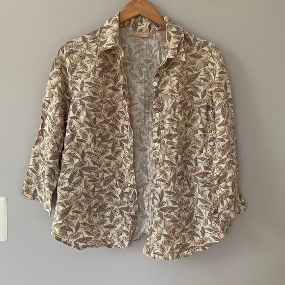 Linen button up - Picture 1 of 8